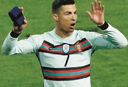 Ronaldo, 50 gol e “zero tituli”. Ora le vacanze poi va a Parigi?