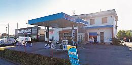 Distributori di benzina in tilt per i furbetti del cashback