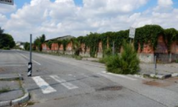 Porte spaccate e occupazioni: «Qui è una terra di nessuno»