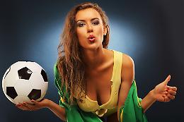 La sexy tifosa del Brasile