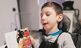 Un mezzo per il bimbo disabile: «Aiutiamo il piccolo Gioele»