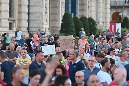 No Green Pass, nuovo corteo e tensioni in piazza Castello a Torino