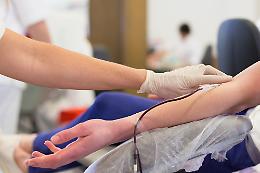Piemonte, la lotta al Covid impegna medici e infermieri: mancano operatori per la raccolta del sangue