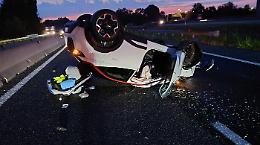 Tangenziale Nord, investe un cinghiale e si ribalta con l'auto: 42enne vivo per miracolo [FOTO]