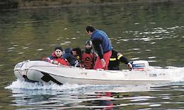 Si tuffa nel lago di Viverone: annega davanti a moglie e figlia