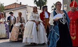 Sfilano i lavandai della Bertolla per i 30 anni del gruppo storico