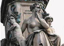 Polemiche per la statua osé? «L’arte non deve avere tabù»