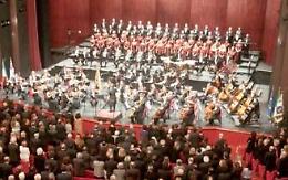 Tutti al Regio, anzi in dodici teatri diversi
