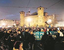 Dagli antagonisti ai portuali di Trieste: «Ora vogliamo le dimissioni di Draghi» [FOTOGALLERY]
