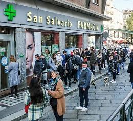 I “No Pass” torinesi spendono 18 milioni al mese per i tamponi