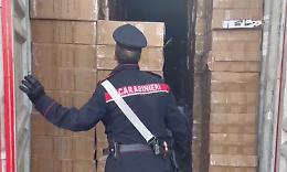 Sequestrate 24mila paia di scarpe false a Leinì: due arresti [FOTO e VIDEO]