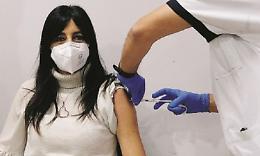 Terza dose, si accelera: quasi 10mila richieste. «Anticipare a 5 mesi»
