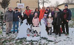 Alberi e giardini vestiti a festa nel Natale all’insegna del riuso