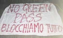 Presidio No Green Pass, identificate dieci persone senza mascherina
