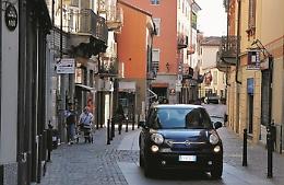 Viabilità, rivoluzione in centro: «Si allarga l’isola pedonale»