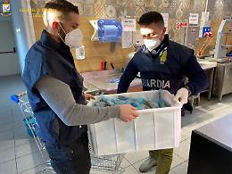 Torino, prodotti ittici e legumi in cattivo stato di conservazione: scatta il maxi sequestro [FOTO e VIDEO]