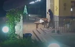 Malintenzionati in perlustrazione: beccati dalla telecamera
