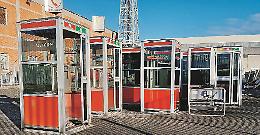 Le vecchie cabine del telefono come monumenti al degrado