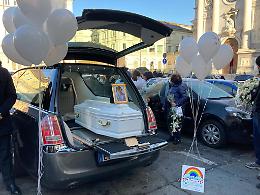 Nella chiesetta di Maria Ausiliatrice i funerali della piccola Fatima precipitata dal balcone a Torino