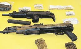 L’arsenale dei boss in Canavese: «Kalashnikov, fucili e pistole»