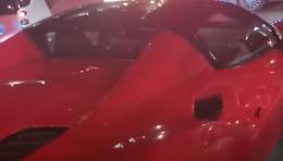 Fa il farmacista e ora può permettersi una Ferrari
