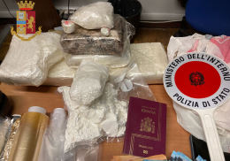 Mirafiori, in casa quasi cinque chili di cocaina: due arresti [FOTO]