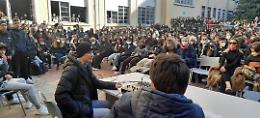 Visita per i ragazzi del liceo Regina Margherita occupato: c'è J-Ax