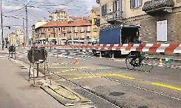 La strada riaperta ad auto e bus: «Ma ci mancano 100 posteggi»