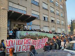 Torino, gli studenti del Bodoni e del Beccari manifestano contro la guerra [FOTO]