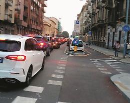 Un cordolo contro gli ingorghi di via Nizza