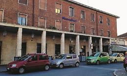 Il mistero della moldava “abbandonata” in stazione