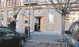 «Mani in alto, è una rapina»: colpo alla filiale Unicredit