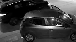 Provano a rubare un'auto, arrivano i carabinieri