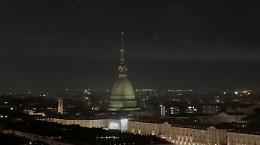 Earth Hour, Torino si spegne per sessanta minuti in nome di un futuro sostenibile [VIDEO]