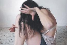 È accusato di violenza sulla nipote di 12 anni: la prescrizione lo salva