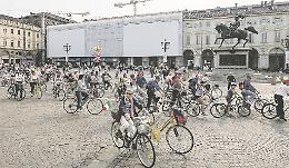Da piazza Castello fino a Venaria Reale in sella a una bicicletta