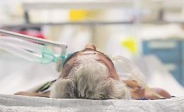 Covid, il ritorno: 9mila casi e sei morti in un giorno