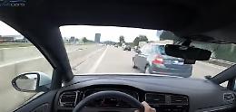 Incidente in autostrada a 240 km/h: per fortuna i conducenti se la cavano