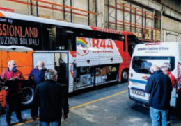 Parte l’autobus di Raimbow4Africa per aiutare i profughi dell’Ucraina