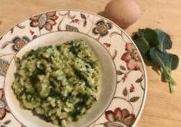 Minestra marià o riso al verde con spinaci, uova e formaggio