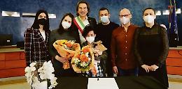 Riconoscimento simbolico per la figlia di due mamme