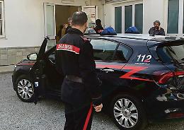 Vandali devastano la scuola. E gli alunni tornano a casa