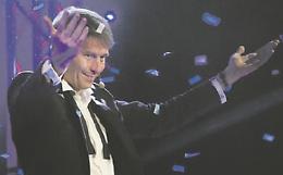 Dopo le star del pop, i maghi: «Vi insegneremo la felicità»