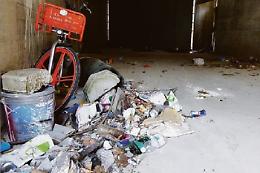 Spesi 20mila euro per i vandali nel parcheggio mai inaugurato