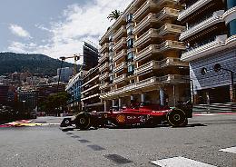 A Monaco esce il rosso: due Ferrari in prima fila. Leclerc: «Qui speciale»