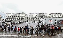 «Per la visita al cuore un anno d’attesa»: in coda dall’alba per un controllo gratis [VIDEO]