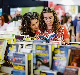 I lettori tornano in libreria e si legge più che nel 2019. Ma il boom è dei fumetti