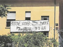 Si inaugura il campo da calcio al Cecchi. Il sindaco contestato da Radio Blackout