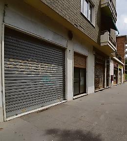 Si arrendono gli ultimi negozi: «Troppo degrado, chiudiamo»
