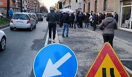 La ciclabile della discordia taglia un parcheggio su due